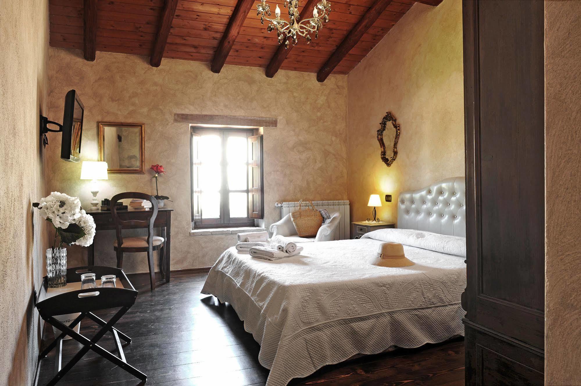 Antica Locanda Lunetta Мандас Экстерьер фото